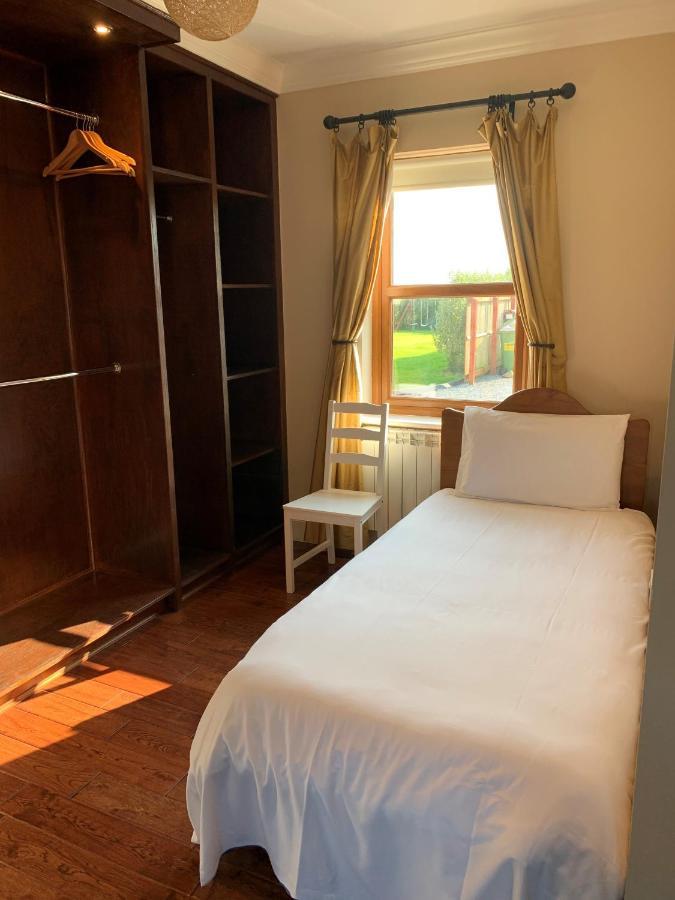 Wild Atlantic Breeze Guesthouse Дулин Экстерьер фото